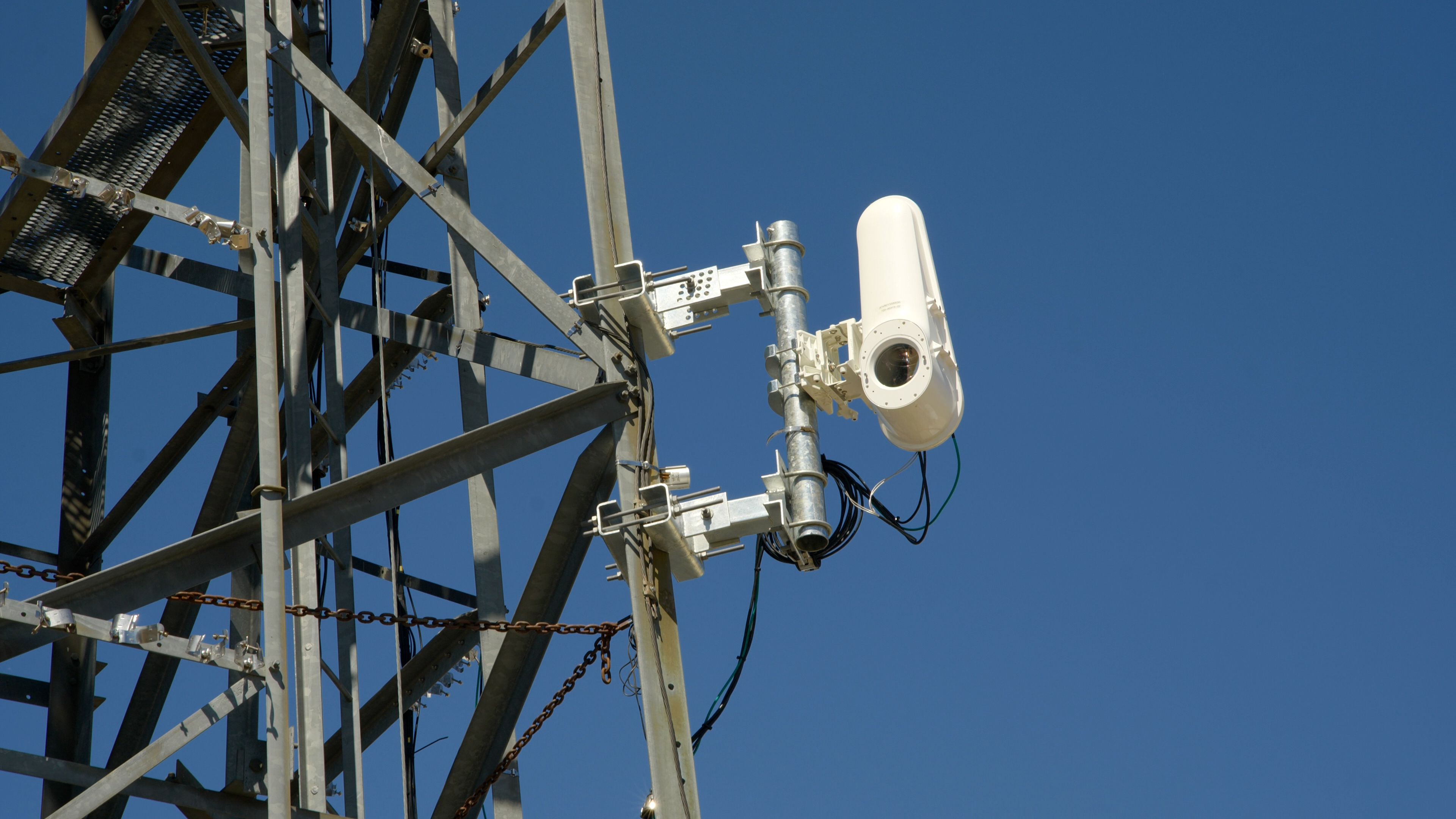 taara-terminal-on-cell-tower-with-sky-background